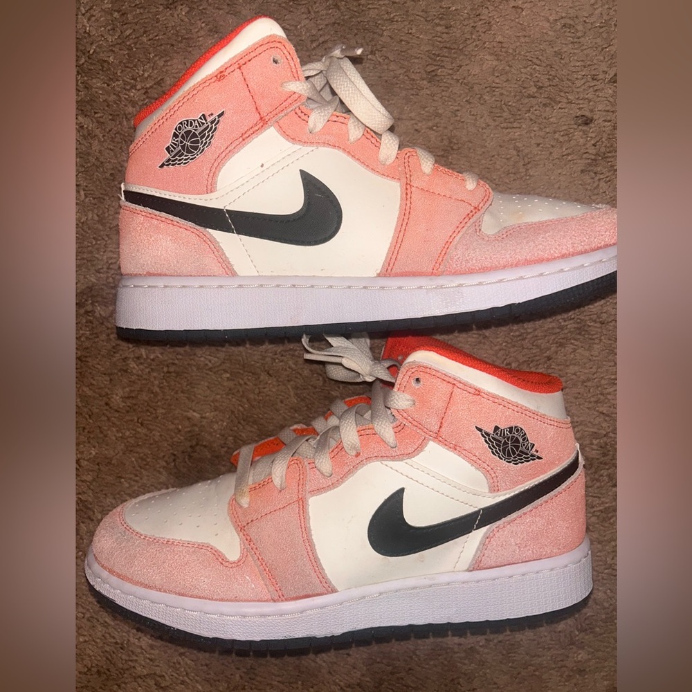OFFERS OPEN! Big kid size 6y Nike Air Jordan Mid in Orange and White